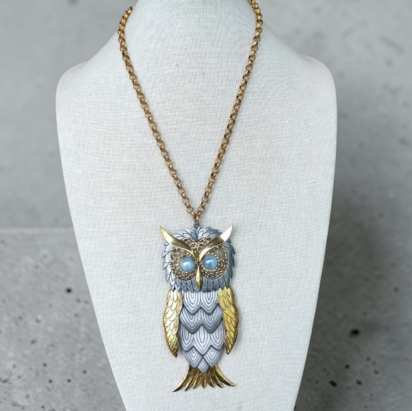 🦉 Vintage 1960s Articulated Owl Pendant Necklace With Blue Moonglow Eyes - Picture 3 of 12